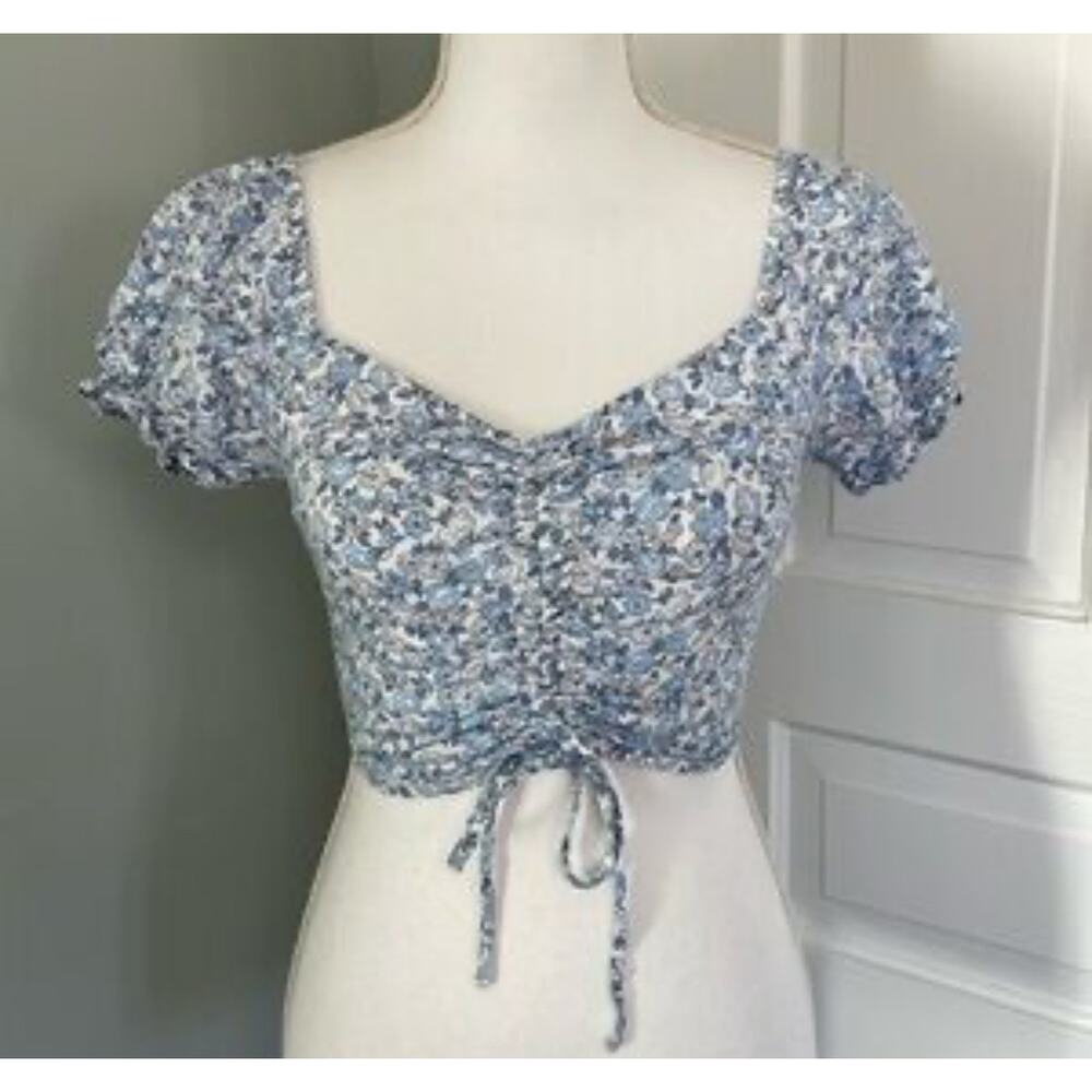 Hollister Large blue floral crop top